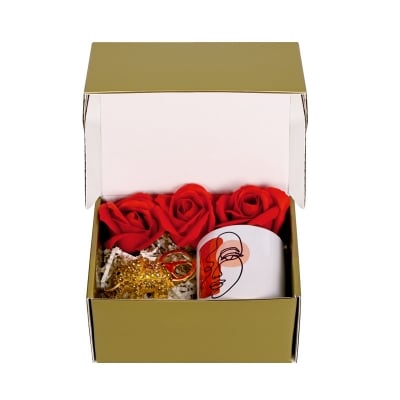 Подаръчен комплект &quot;Честит Празник&quot; с чаша, сапунена роза и метален ключодържател &quot;Слонче&quot;