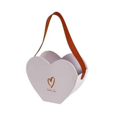 Подаръчна кутия - Чантичка "Сърце" с кожена дръжка
