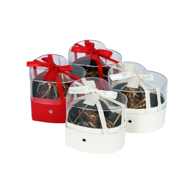 Подаръчна кутия "Сърце" с дръжки и ПВЦ капак