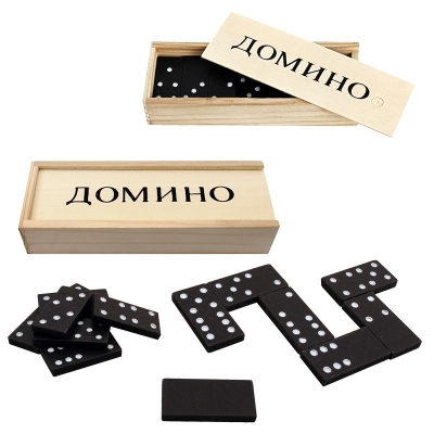 Домино в дървена кутия