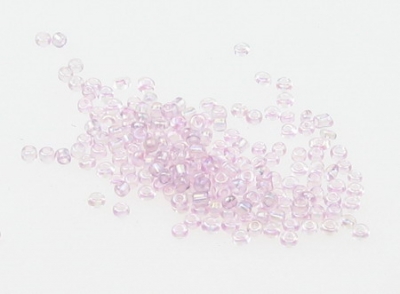 Мъниста стъклена 2 мм прозрачна с нишка дъга светло розова -50 грама
