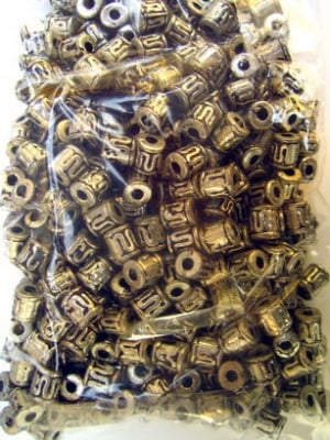 Мънисто метализе цилиндър с черен кант 6.5x5.5 мм дупка 2.5 мм цвят сребро -50 грама ~450 броя