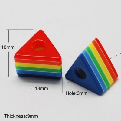 Триъгълник 10x13x9 мм дупка 3 мм ресин цветно -50 броя