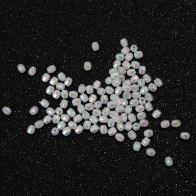 Плътни мъниста с форма на цилиндър 4 мм дупка 1 мм цвят бял дъга -20 грама ± 660 броя