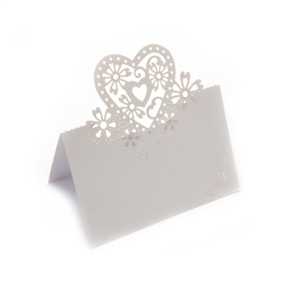 Картонена картичка със сърце 9x12 см цвят перлено бял