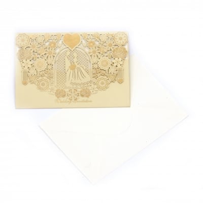 Картичка младоженци с цветя дантела 190x125 мм цвят екрю с плик
