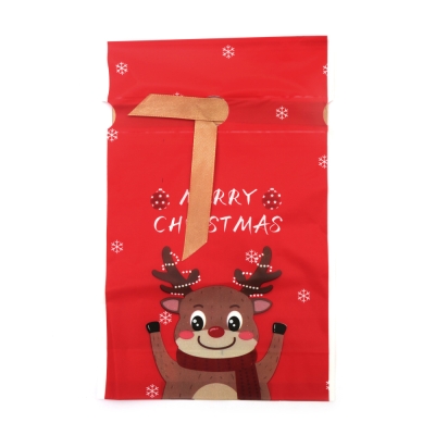 Коледен плик от PE материал 15x23 см със сатенена лента цвят червен MERRY CHRISTMAS с еленче