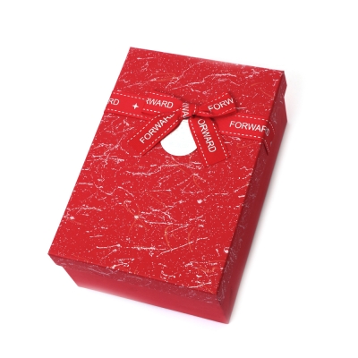 Кутия за подарък с панделка 19x12x7 см цвят червен