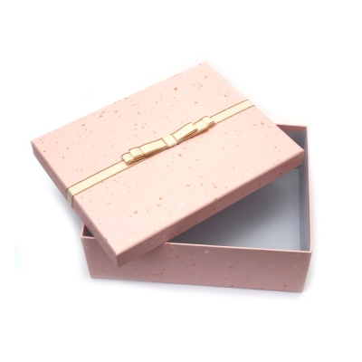 Кутия за подарък 31x25x11 см цвят розов