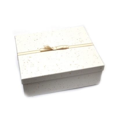 Кутия за подарък 33x27x12 см цвят бял