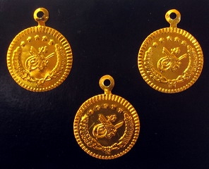 Паричка метал 24 мм злато с халка -50 броя