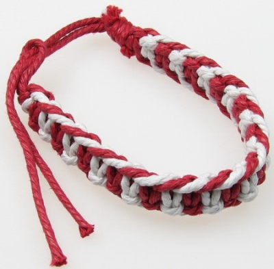 Мартеници гривни макраме шнур памучен 10 броя