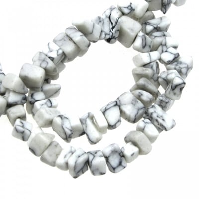 Наниз полускъпоценни камъни чипс 5-7 мм ~90 см Хаулит