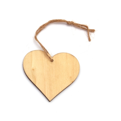 Дървена висулка за декорация сърце 50x55x2 мм с въже