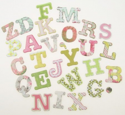 Комплект за декорация чипборд букви 28 броя