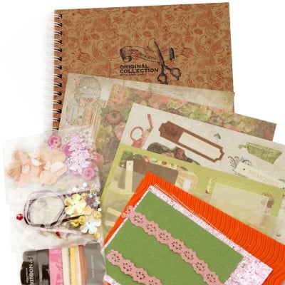 Комплект материали за декорация и албум 16 страници 16.5x15 см