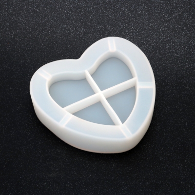 Силиконов молд /калъп/ 163x165x31 мм пепелник с форма на сърце