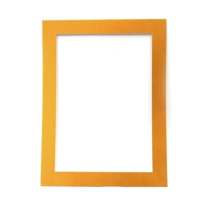 Единична рамка от картон 700 г/м2 за хартия А4 с външен размер 26.4x35 см цвят злато