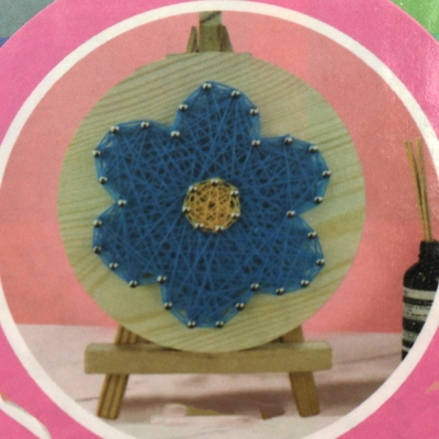 Творчески комплект STRING ART с конци,пирони и статив 11x11 см -синьо цвете DHAA28299