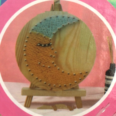Творчески комплект STRING ART с конци,пирони и статив 11x11 см -луна DHAA28282