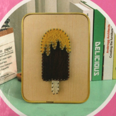 Творчески комплект STRING ART с дървена основа, конци,пирони и чук 15x20 см -сладолед DHBC28016
