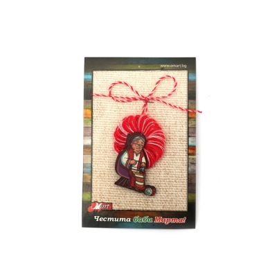 Мартеница за закичване с дървена фигурка баба