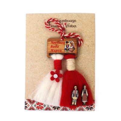 Мартеница пискюли от вълна с дървена плочка и етно мотиви