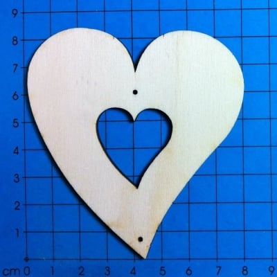 Деко фигурка сърце в сърце с 2 отвора, дърво, 80 mm