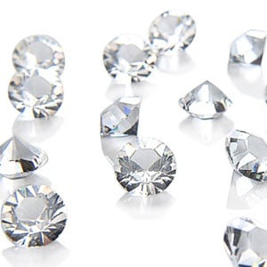 Мъниста, камъни, синци