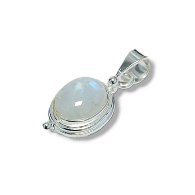 Медальон Лунен Камък със Сребро 925