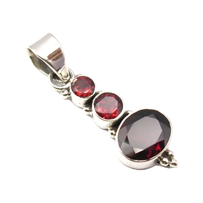 Медальон Гранат със Сребро 925