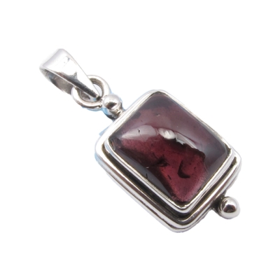 Медальон Гранат със Сребро 925