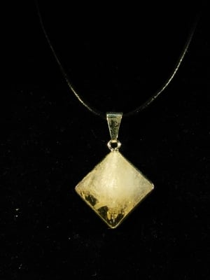 Медальон пирамида - Цитрин