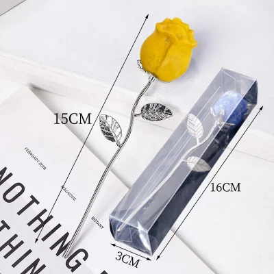 Роза от Опал с Посребрен Ствол и Листа