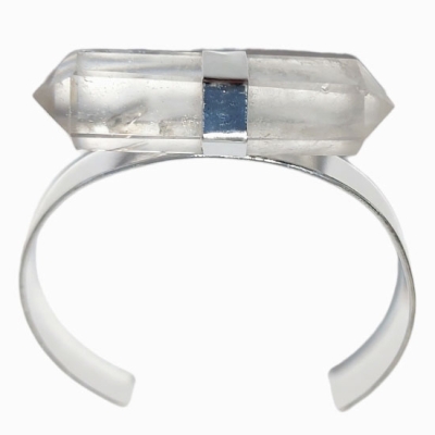 Гривна с Регулиращ се Размер и Натурален Двувърх Кристал от Планински Кристал и Обков с Дълбоко Посребряване 925/1000