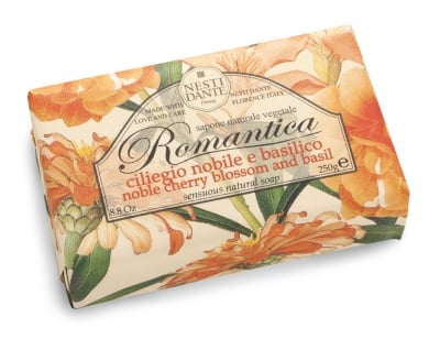 НАТУРАЛЕН САПУН РОМАНТИКА С АРОМАТ НА БОСИЛЕК И ДИВА ЧЕРЕША - 250 гр.