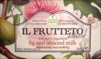 НАТУРАЛЕН ПЛОДОВ САПУН СЪС СМОКИНЯ И БАДЕМОВО МЛЯКО – 250 гр.