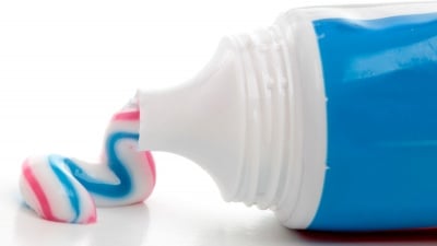 8-те най-опасни съставки в пастите за зъби