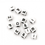 Мънисто двуцветно куб с букви 6 мм дупка 3 мм бяло и черно -50 грама ~230 броя