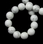 Наниз мъниста полускъпоценен камък ХАУЛИТ бял топче фасетирано 10 мм ~38 броя