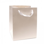 Подаръчна торбичка от картон 20x18.5x25 см цвят бял