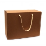 Кутия сгъваема с дръжки от гофриран крафт картон 40x18x30 см