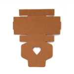 Кутия сгъваема от крафт картон 7.8x7.8x3 см със сърце