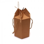 Кутия сгъваема с дръжки от крафт картон 12x6x14.5 см и канап