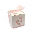 Кутия картонена сгъваема за бебе с крачета 6x6x6 см цвят розов
