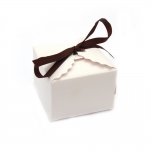 Картонена кутия сгъваема 6.5x6.5x4.5 см бяла с пандела