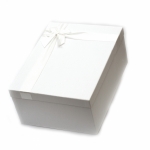 Кутия за подарък с панделка 30.5x23x13.5 см цвят бял
