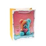 Подаръчна торбичка от картон 18x23x10 см 3D Мече в любовно настроение