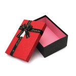 Кутия за подарък с панделка 19x12x7 см цвят черен с червен капак