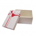 Кутия за подарък с панделка 28x18x14 см цвят бял